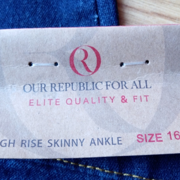 *NWT women's plus blue jeans by Our Republic for All, sz 16W - Picture 8 of 10